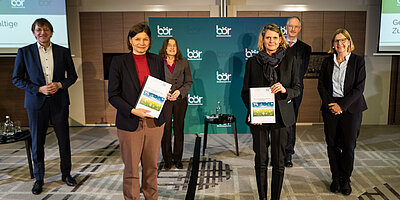 Bioökonomierat übergibt erstes Arbeitspapier an BMEL und BMBF 