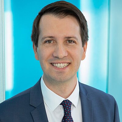 Dr. Thomas Czarnecki Dr. Thomas Czarnecki